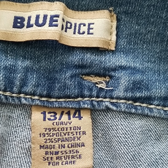 Shorts - Picture 3 of 4